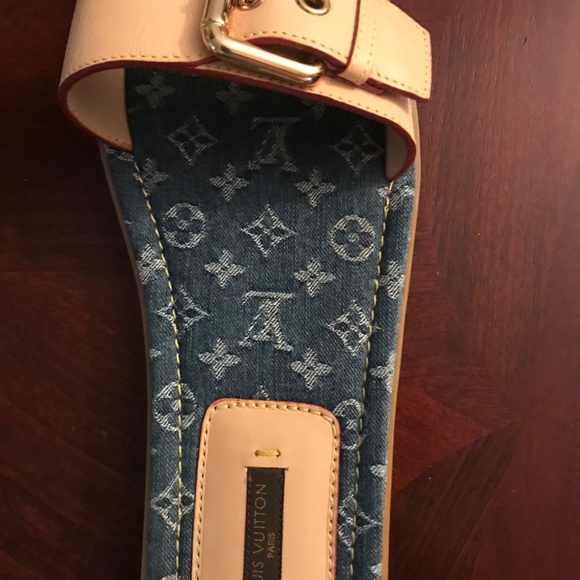 Louis Vuitton - Picture 5 of 6